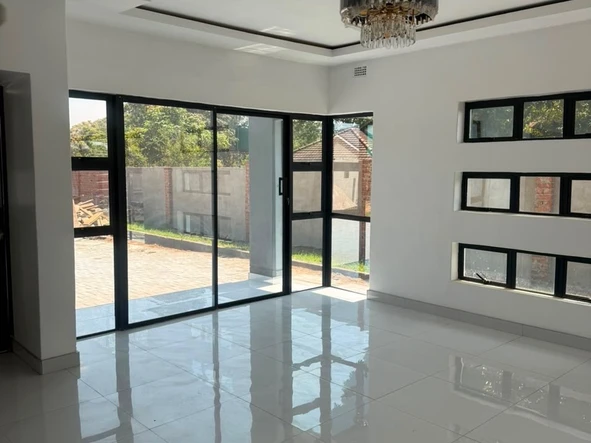 4 Bedroom Flat & Apartment