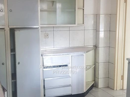 Emmaculate 2 bedroomed garden flat