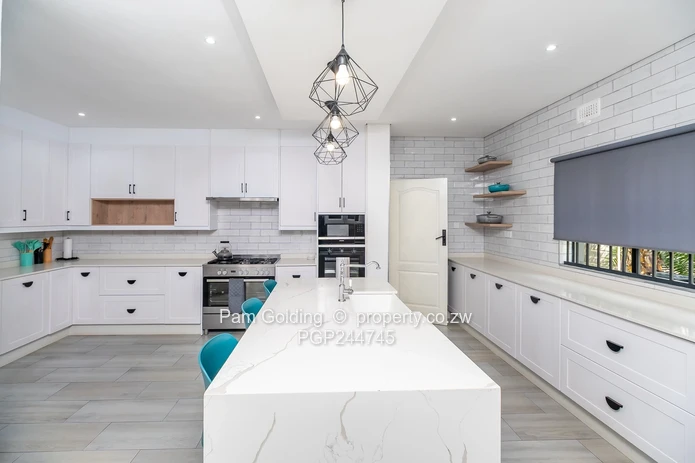 Move In Ready Compact Modern Family Home!!!! (Sole Mandate)