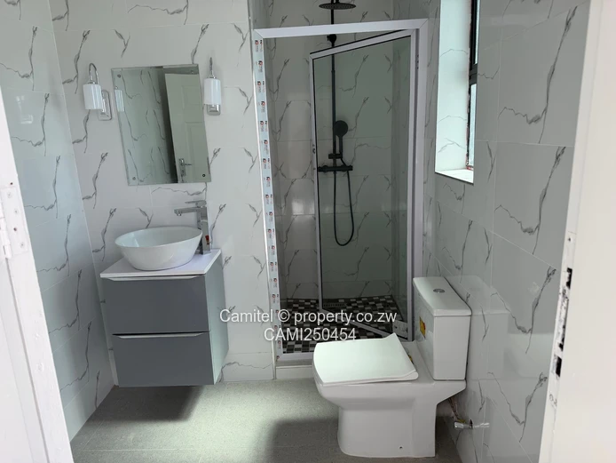 Modern 4-Bed Arlington Home with Island Kitchen & Borehole