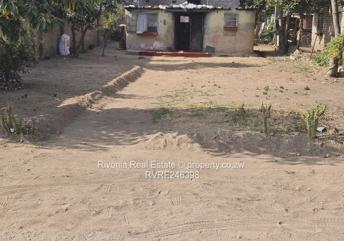 1-Bed Home in Chitungwiza unit M with Big Yard & Good ZESA