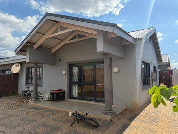 2 Bedroom Garden Flat