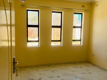 3 Bedroom Flat & Apartment