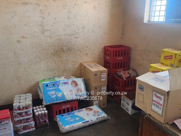 Prime Luveve Main-Road Shop — 264m², Storeroom & WC