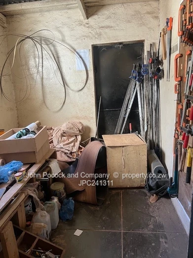 Conveniently situated Factory Warehouse 