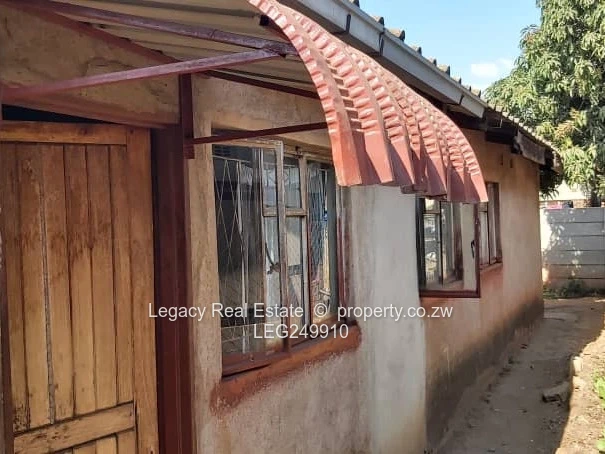 4-Bed Glen View Home - Walled Yard, Entertainment & Good ZESA