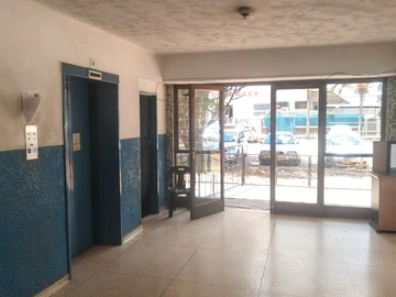 2 Bedroom Flat & Apartment