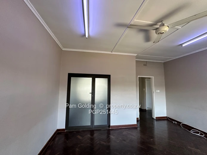 To Let | 2-bed flat US$850/month (Levies Included)
