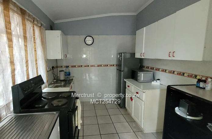 Spacious, immaculate garden flat! (Sole Mandate)