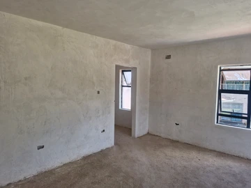 6 Bedroom House