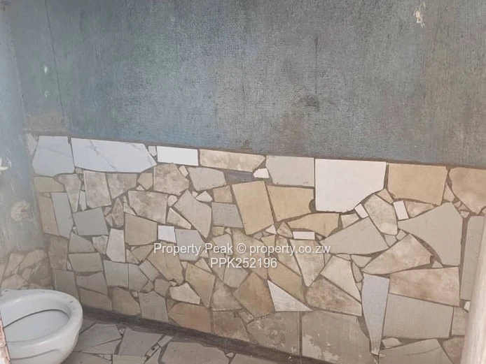 Glen Norah Main Road 2-Bed Home — Walled Yard, Good ZESA
