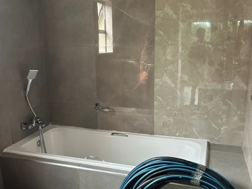 3 Bedroom Flat & Apartment