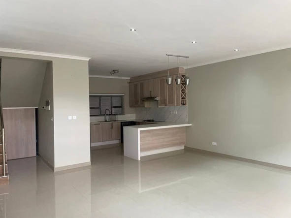 3 Bedroom Flat & Apartment