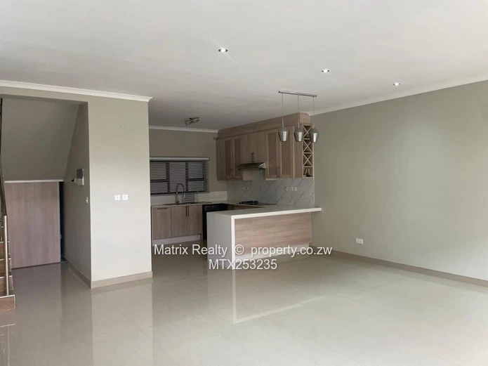 3 Bedroom Apartment to Rent in Greencroft