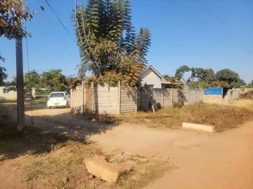 Spacious Hatfield Property with Cottage
