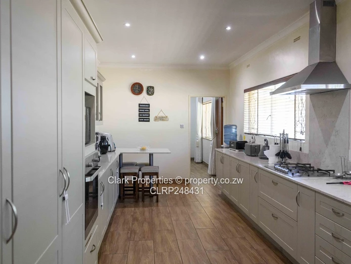 Exceptional Off-Grid Family Home in a Quiet Close! (Sole Mandate)