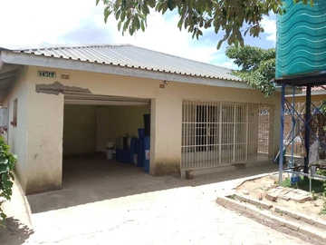 Charming 3-Bed Home in Damofalls with Modern Amenities