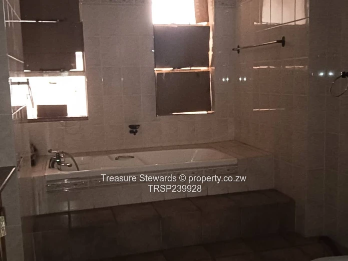 Northfields Penthouse (Sole Mandate)