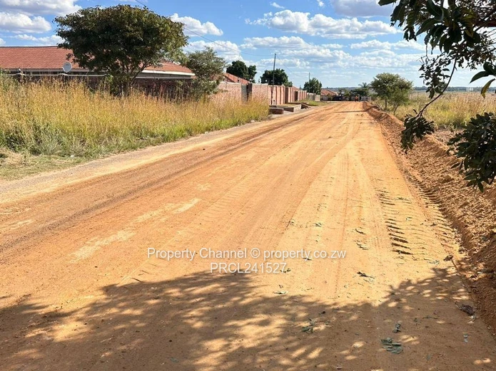 800m² Plot on Quiet Paved Road, Zimre Park East