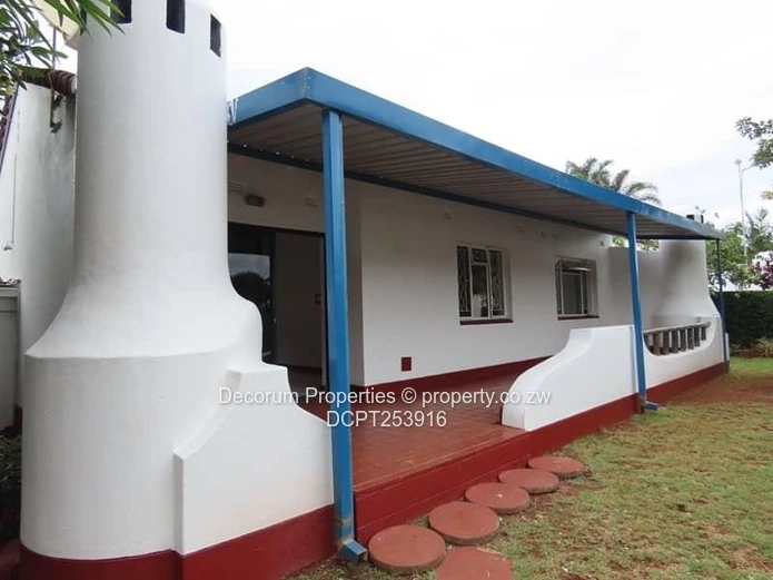 3 Bedroom Garden Flat Kamfinsa Greendale For Sale (Sole Mandate)