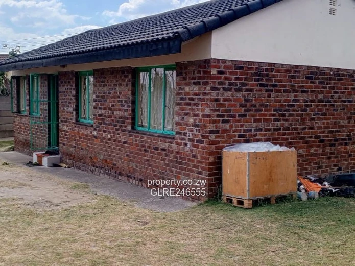 Spacious 3-Bed Solar Home with En Suite in Msasa Park