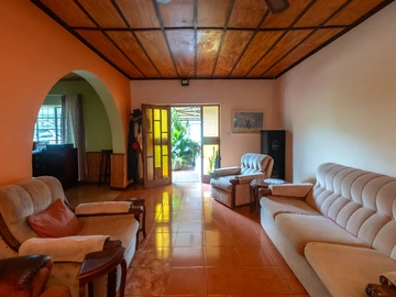 Farm & Agricultural Land