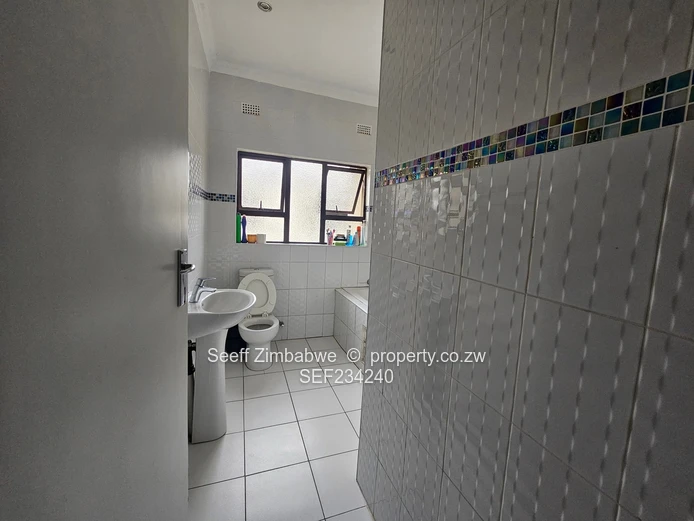 Executive 5-Bedroom House for Rent in Arlington Estate