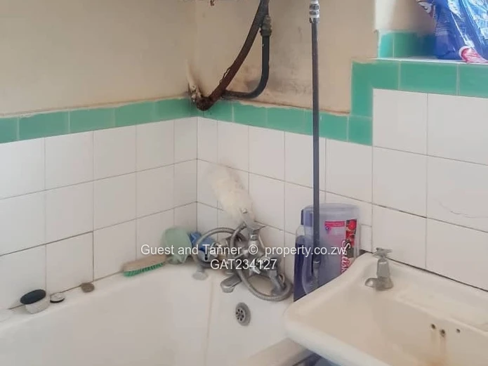 Bachelor Flat for Sale in Avenues, Harare – Affordable Investment Opportunity Near You!