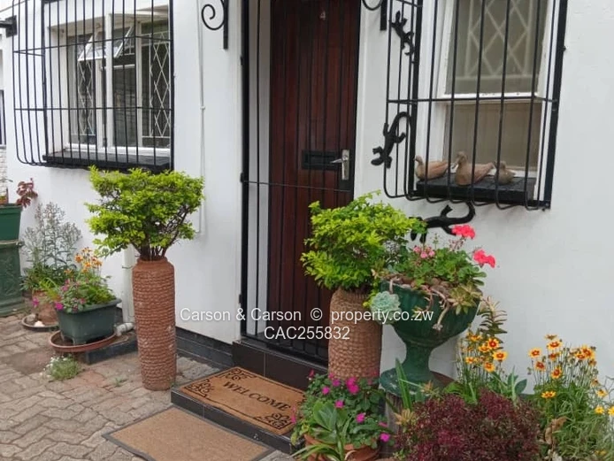 Elegant and secure fully furnished duplex apartment in Avondale 