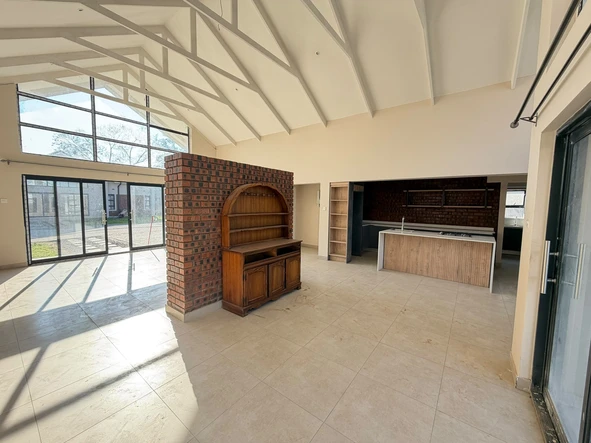 3 Bedroom Flat & Apartment