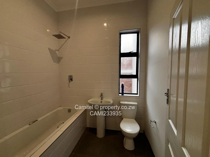 Arlington newly built 3 bed with main ensuite sitting on 580sqm with title clean deed 