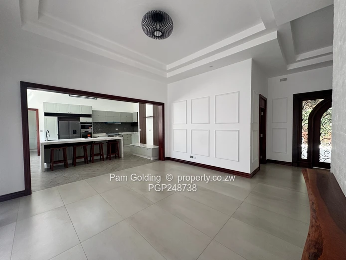 Modern Spacious Townhouse - Carrick Creagh