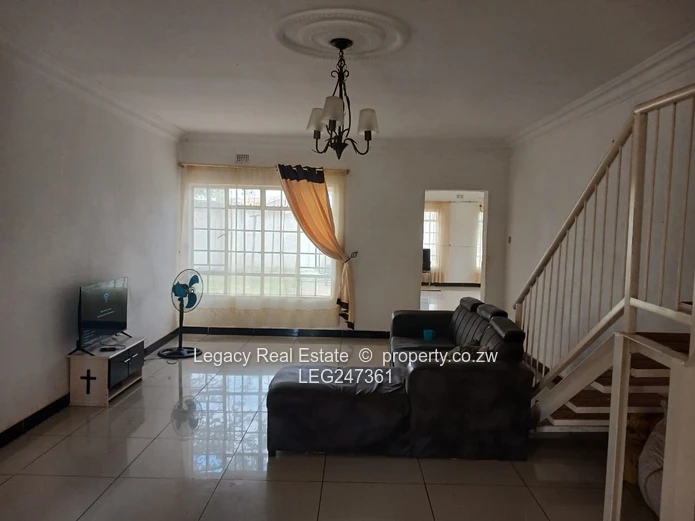 Glaudina Double Lounge Home With Boreholes And Solar