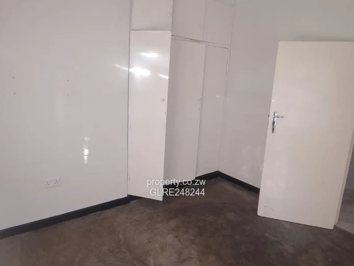Hatfield 3-Bed Home with Modern Kitchen & Borehole