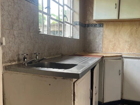 2 Bedroom Flat & Apartment