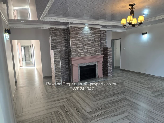 Windsor Park: 5-Bed Brick Home on 2000 m² — Island Kitchen