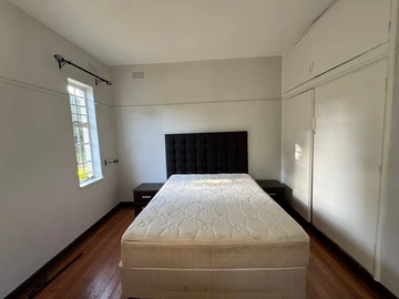 3 Bedroom Flat & Apartment