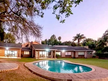 5 Bedroom House For Sale 