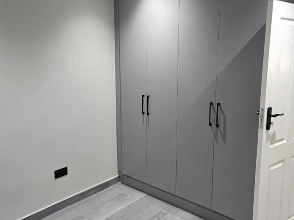 3 Bedroom Flat & Apartment