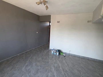 2 Bedroom Flat & Apartment