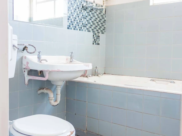 2 Bedroom Flat & Apartment