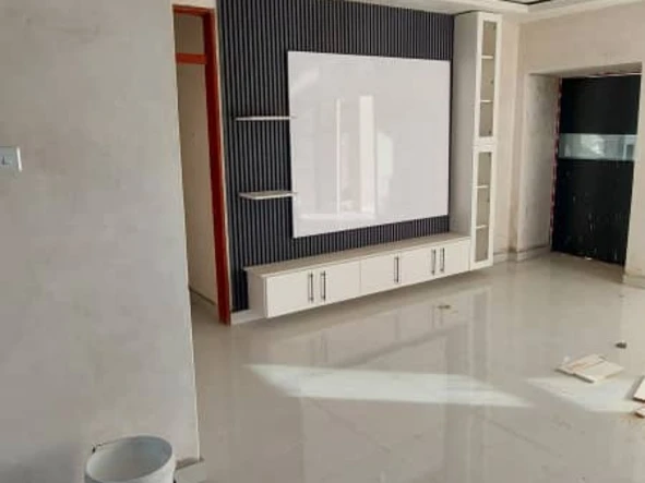 4 Bedroom Flat & Apartment