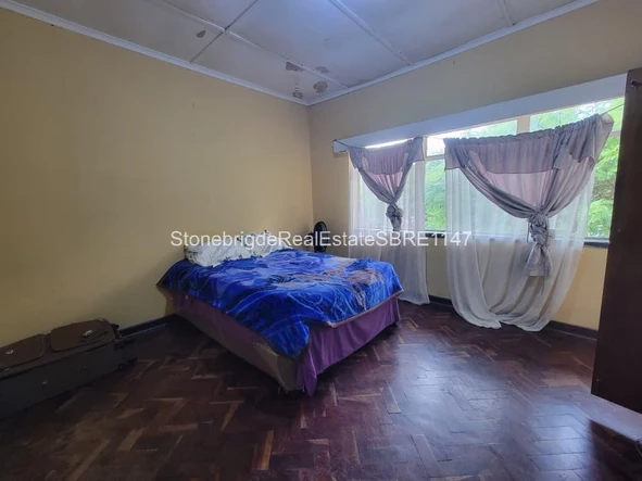 2 Bedroom Flat & Apartment