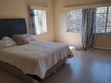 3 Bedroom Flat & Apartment