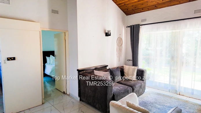 Borrowdale bedsitter for rent