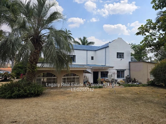 Private Newlands Oasis: 3-bed Home on 6700m² with Pool & Lapa