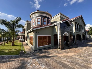 8 Bedroom House