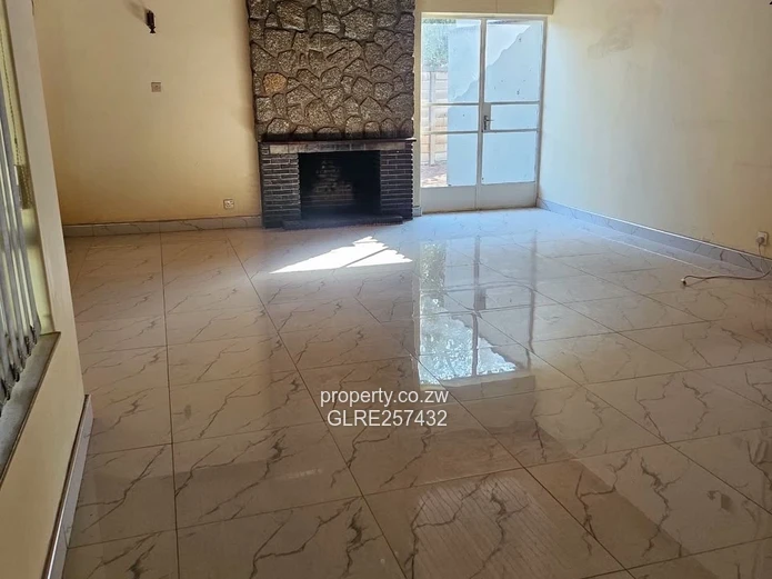 Sunlit Eastlea 4-Bed Home with Borehole & Driveway