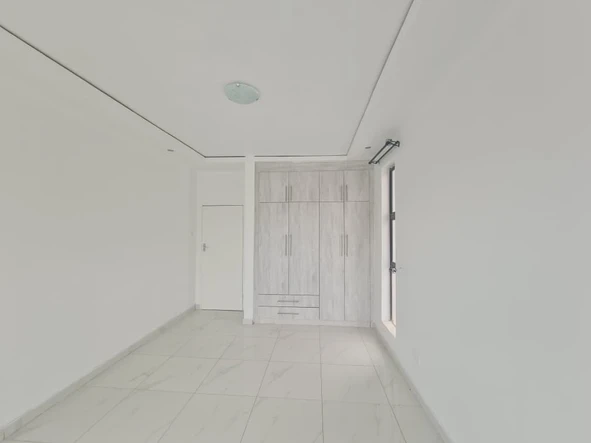 3 Bedroom Flat & Apartment