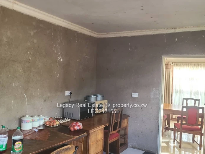 Beautiful Marlborough Family Home with Borehole & Solar Power